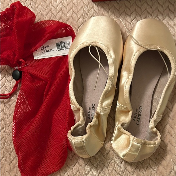 Capezio Ava’s Size 10.5 brand new shoes - Picture 6 of 7
